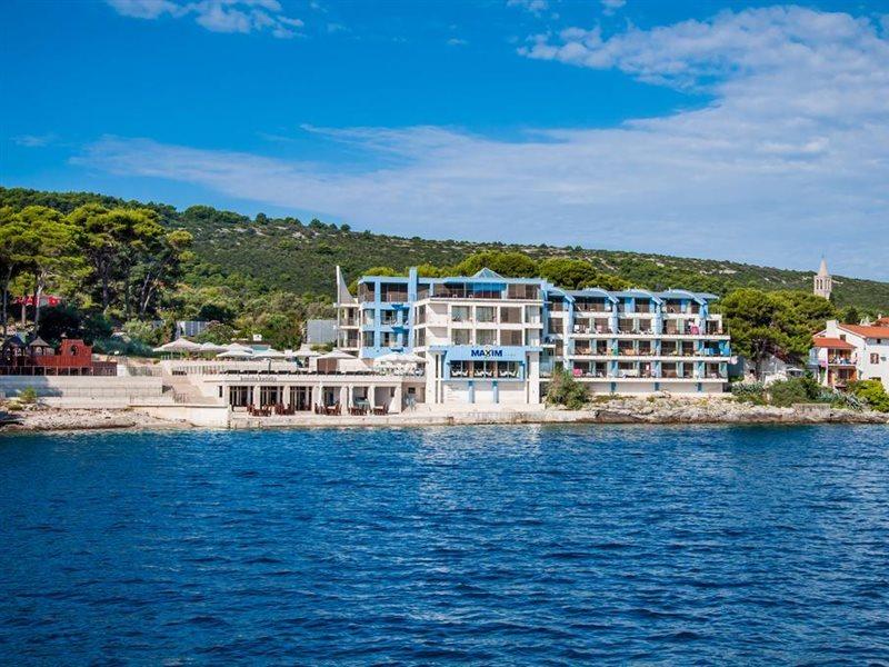 Hotel Maxim Bozava Luaran gambar
