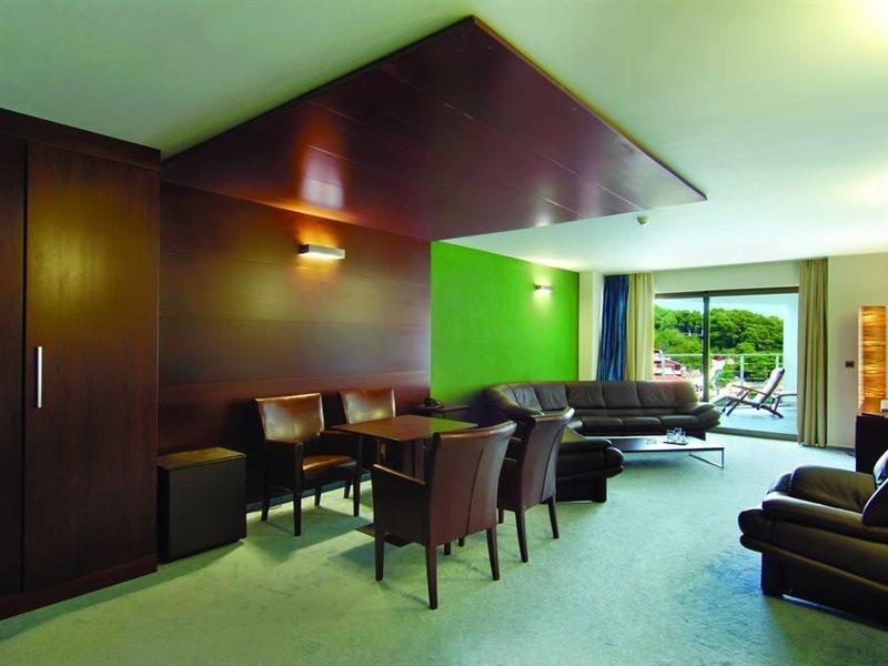 Hotel Maxim Bozava Luaran gambar