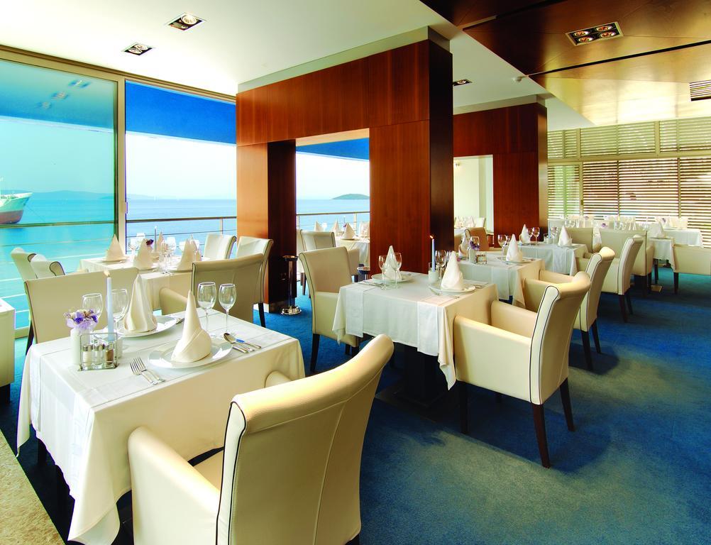 Hotel Maxim Bozava Luaran gambar