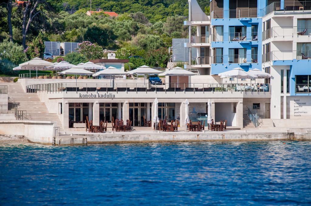 Hotel Maxim Bozava Luaran gambar