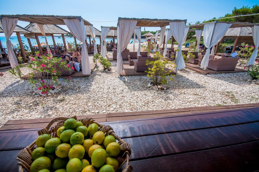 Hotel Maxim Bozava Luaran gambar