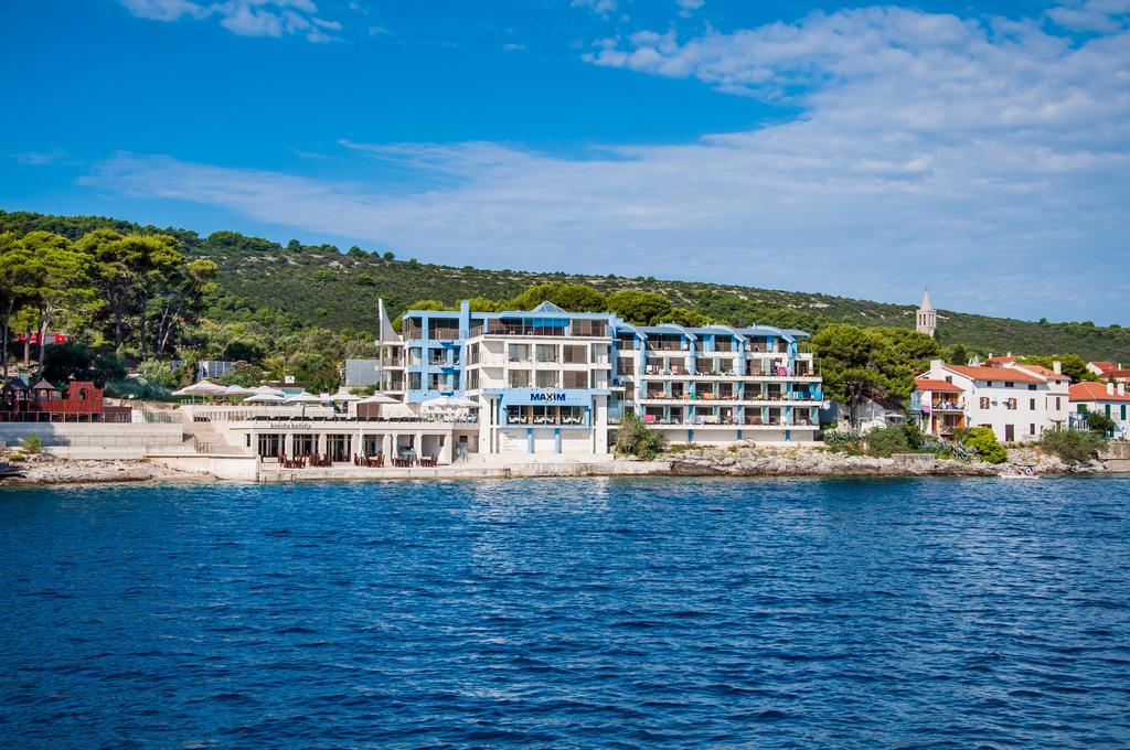 Hotel Maxim Bozava Luaran gambar