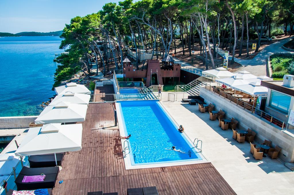 Hotel Maxim Bozava Luaran gambar