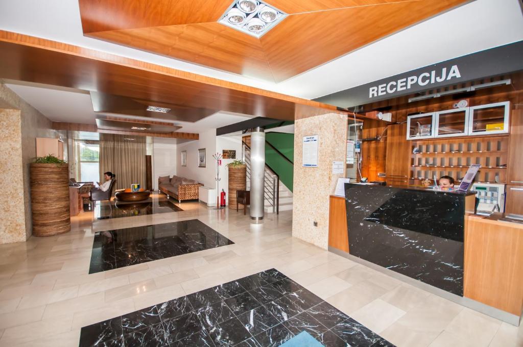 Hotel Maxim Bozava Luaran gambar