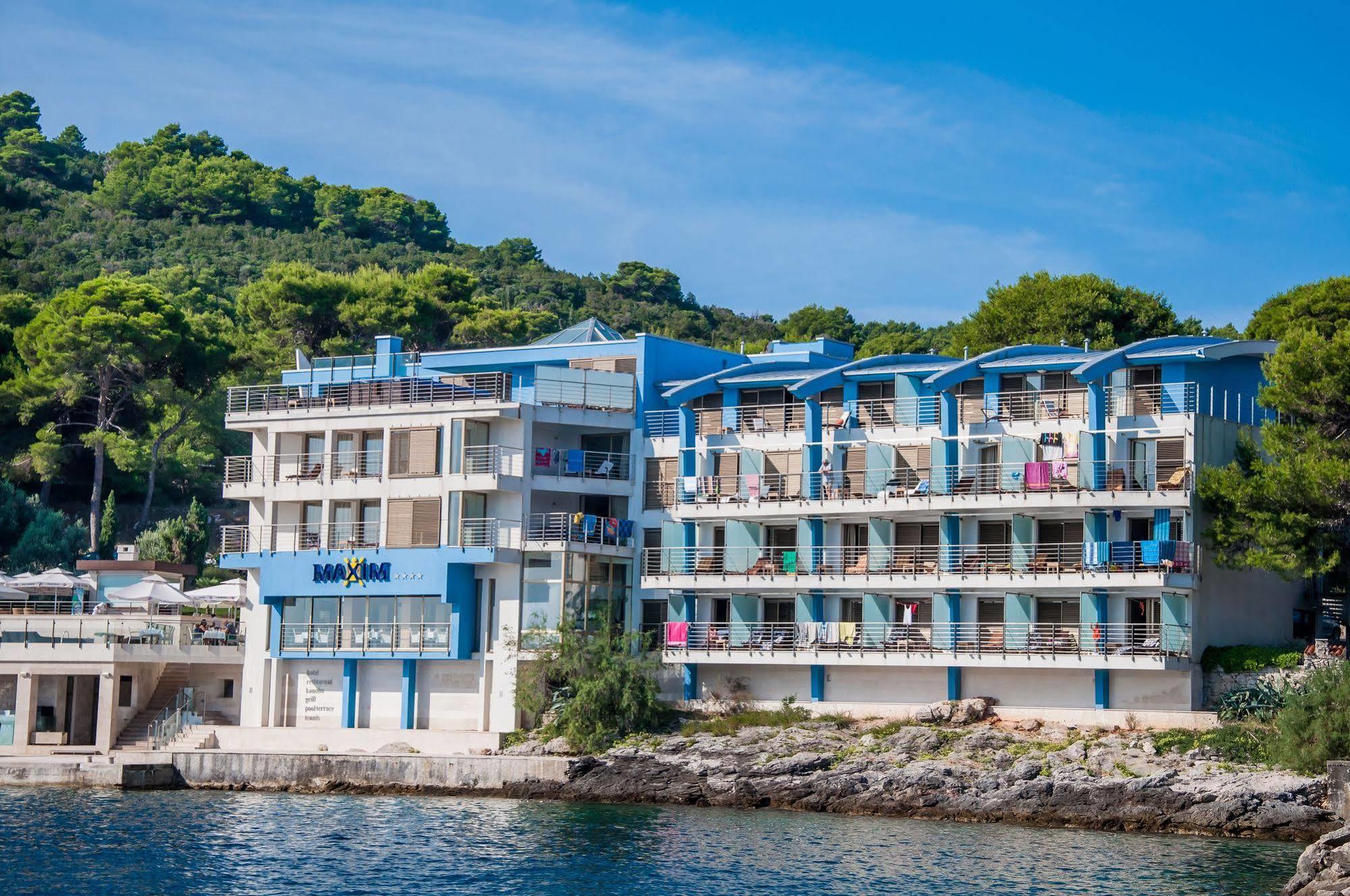 Hotel Maxim Bozava Luaran gambar